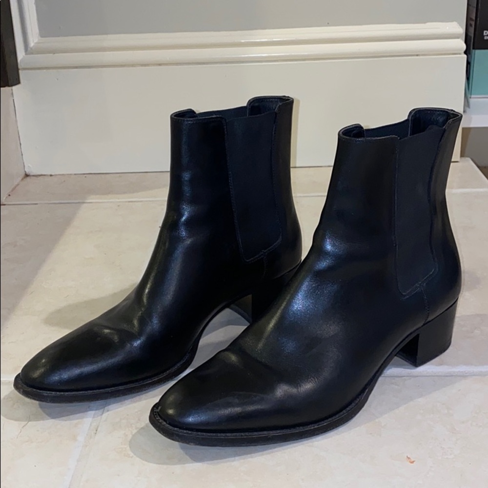 Saint Laurent black leather Chelsea boot